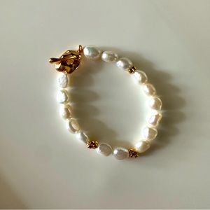 NWT!!! 925 Sterling Silver, 18k gold plated, natural pearls, bracelet, gold tone